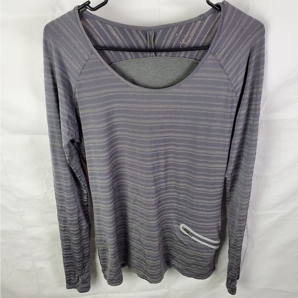 Athleta Running Long Sleeve Shirt Thumbholes Pocket Reflective